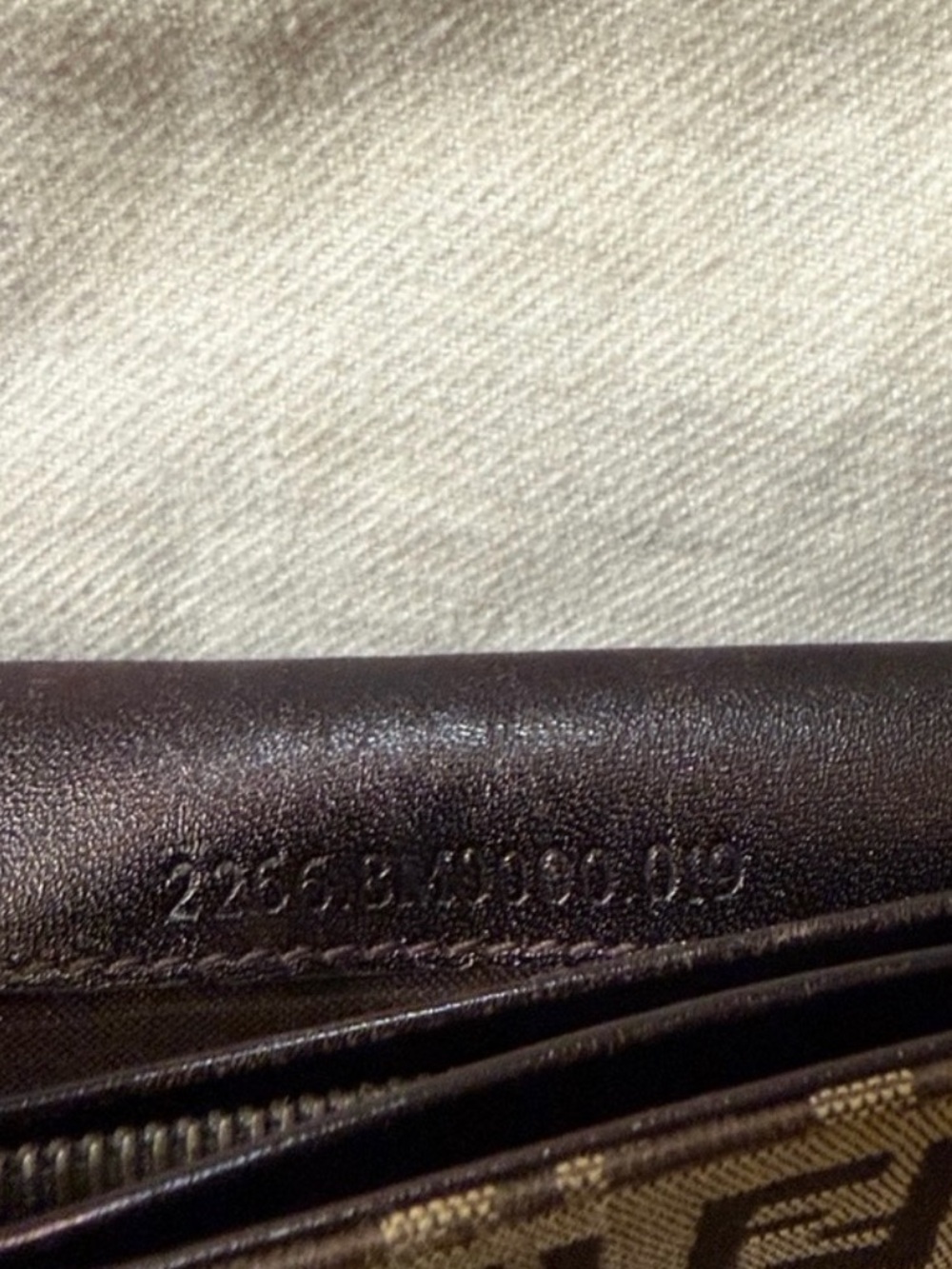 Fendi Zucca Canvas Wallet with Unbranded Gold Chain /COA - Picture 11 of 12